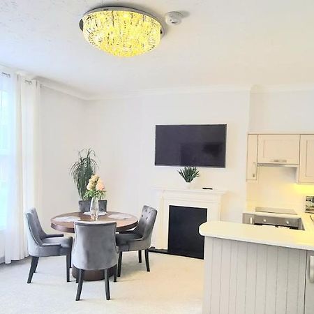 Spacious 3 Bed Flat Near The Sea With Parking Bournemouth Eksteriør bilde