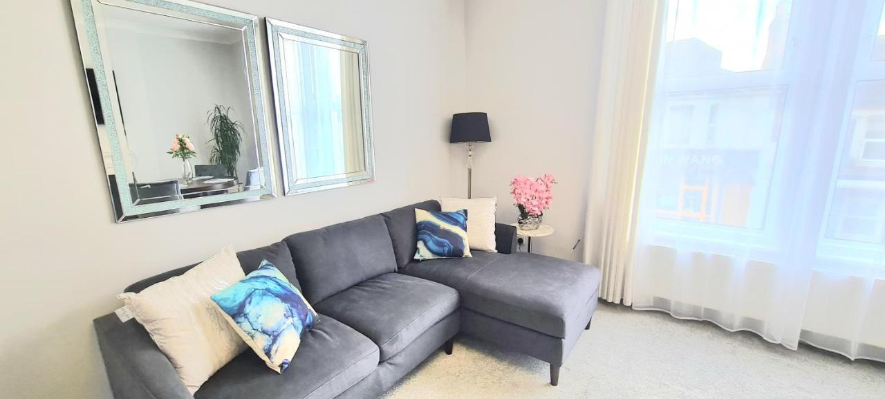 Spacious 3 Bed Flat Near The Sea With Parking Bournemouth Eksteriør bilde