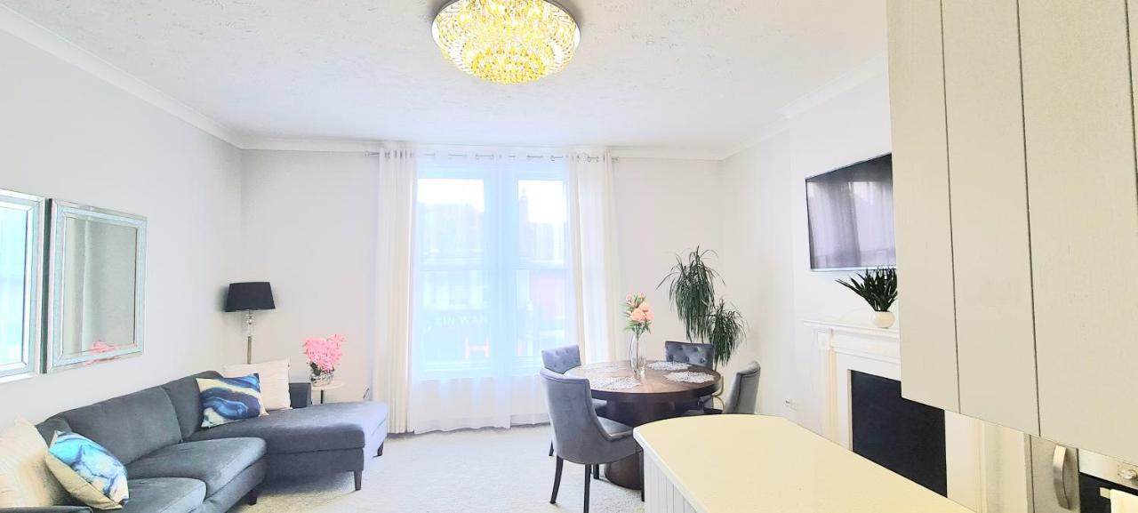 Spacious 3 Bed Flat Near The Sea With Parking Bournemouth Eksteriør bilde