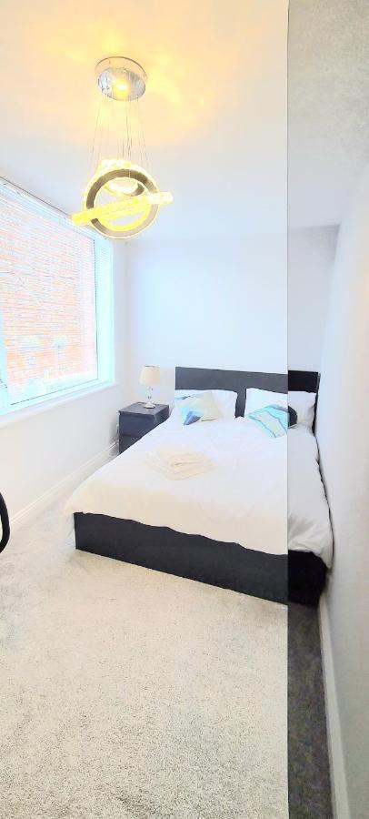 Spacious 3 Bed Flat Near The Sea With Parking Bournemouth Eksteriør bilde